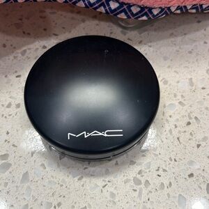 Mac mineralize skin finish I’m shade Give me sun